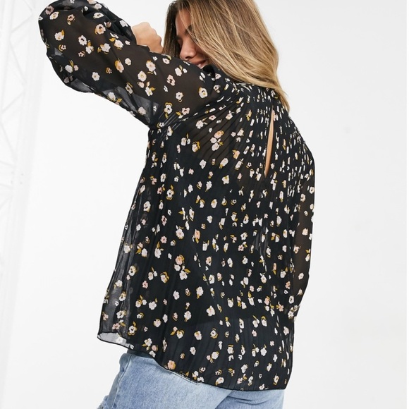 ASOS Black and White Relaxed Ruffled Blouse - Picture 9 of 10